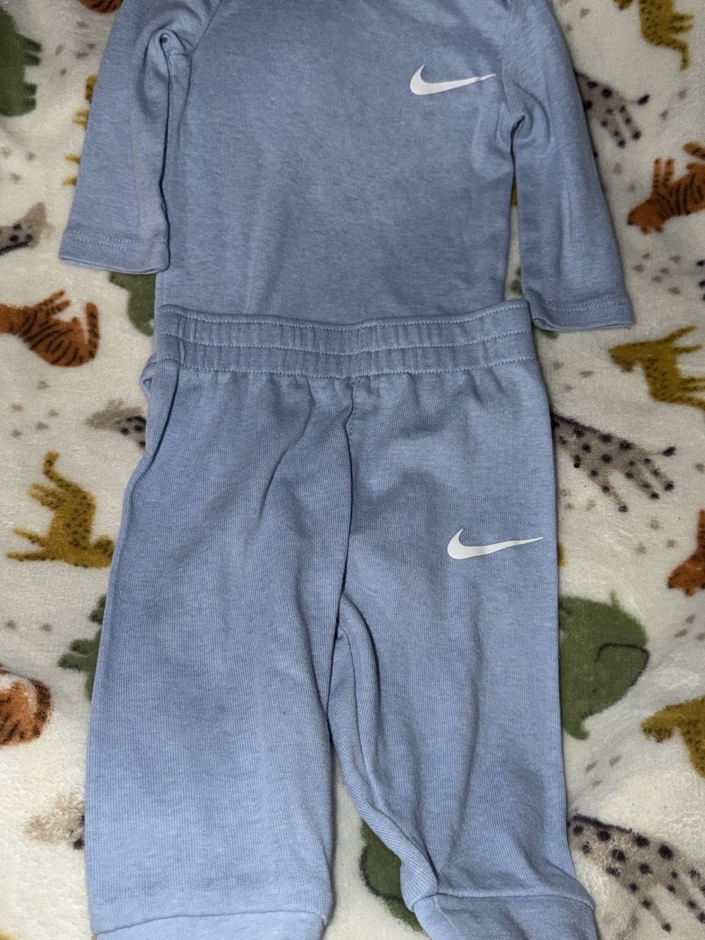 Nike Baby Blue Two-Piece Bodysuit & Pants Set – Size 3M
